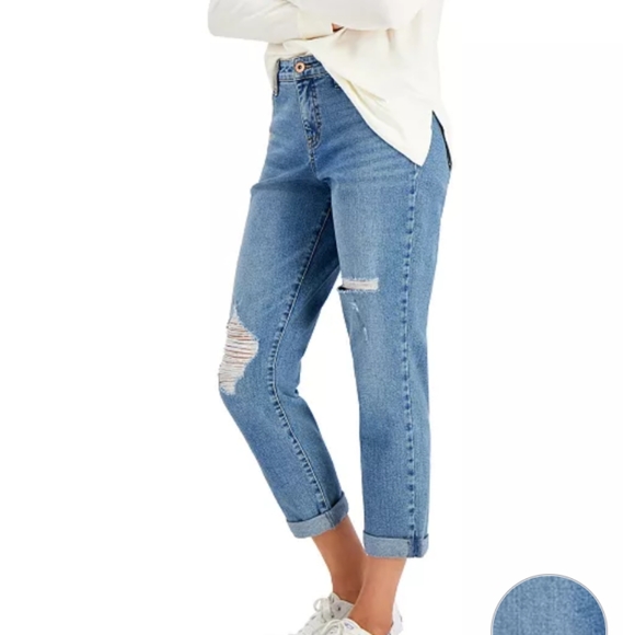 Distressed Jeans - Picture 2 of 16